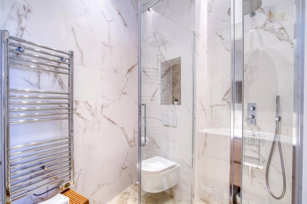 Appartement 4 Stars Palais Hermitage, 5 Pers, Ac, Full Confort *